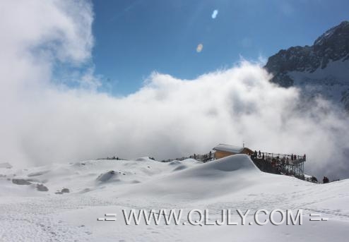 去云南旅游|昆明國際旅行社專業(yè)操作|昆明石林+大理古城+麗江古城+洱海風(fēng)情+玉龍雪山+瀘沽湖里務(wù)比島高端8日游